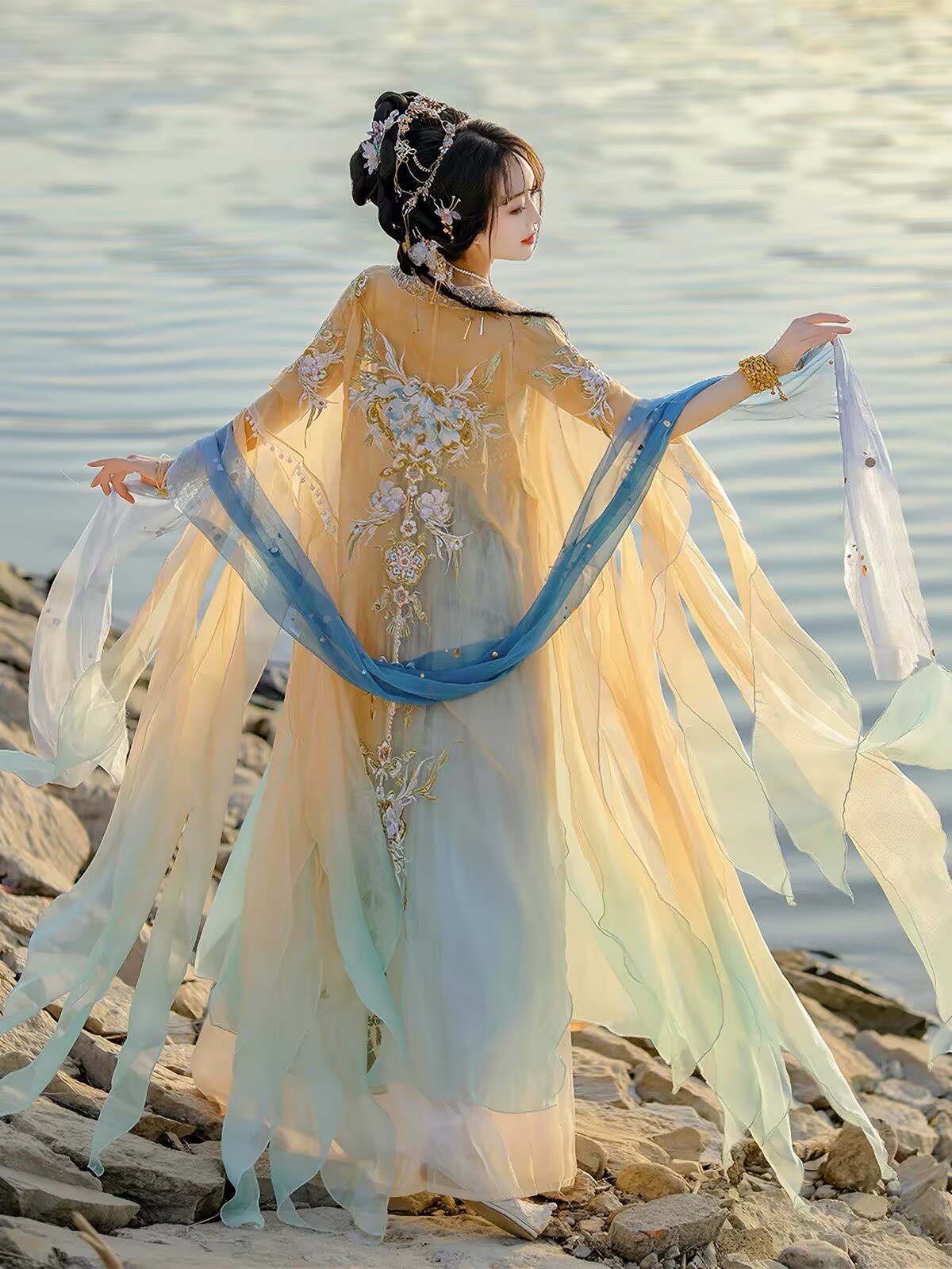 Çin Hanfu Elbisesi Kadın Gelen - Embroidery Yellow Dress incelemesi ve fiyatı